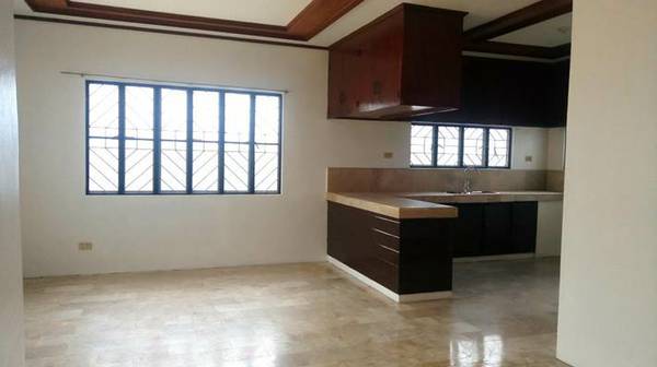 4 BEDROOM HOUSE NEAR FRIENDSHIP, VILLASOL FOR SALE (Angeles City)
