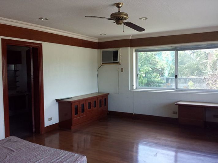 Great value property overlooking the golf course in St. Michael Village, Banilad, Cebu City