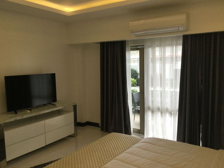 Zeppelin Suites Angeles City