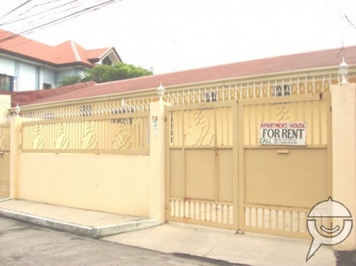 Apartment at Angeles City (On Neat Subdivision)