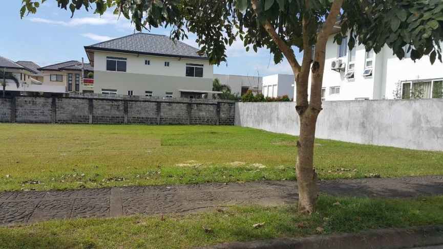 Lot for Sale in a Exclusive Subdivision in Amsic