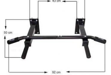 Wall mounted pull up bar