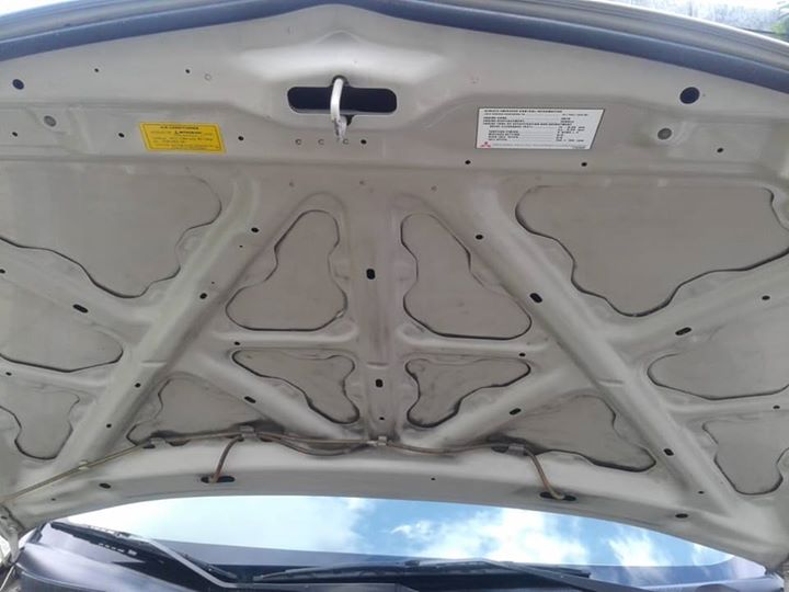 FOR SALE: MITSUBISHI LANCER 2010