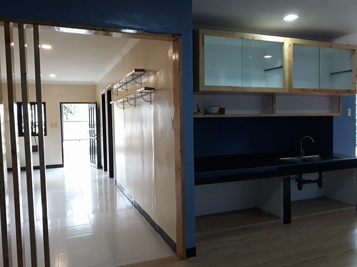 HOUSE AND LOT FOR SALE