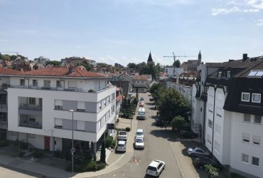 WOHNEN IM ZENTRUM UND DENNOCH RUHIG!! GROSSZÜGIGE 3,5-ZIMMER DACHGESCHOSS WOHNUNG