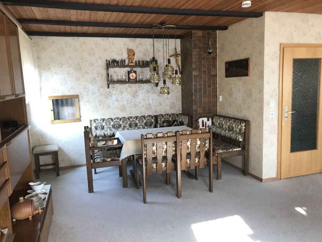 Kleines freistehendes Haus mit Ausbaureserve