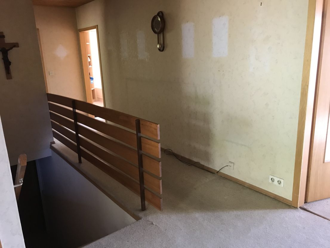 Kleines freistehendes Haus mit Ausbaureserve