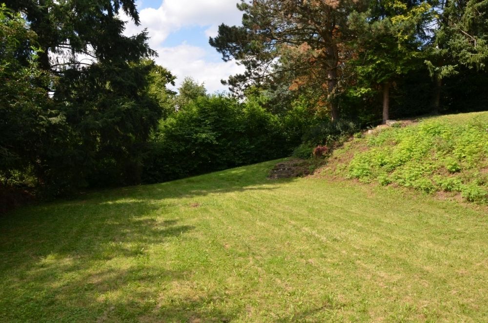 Familientraum in exponierter Lage mit herrlichem Grundstück und Fernblick
