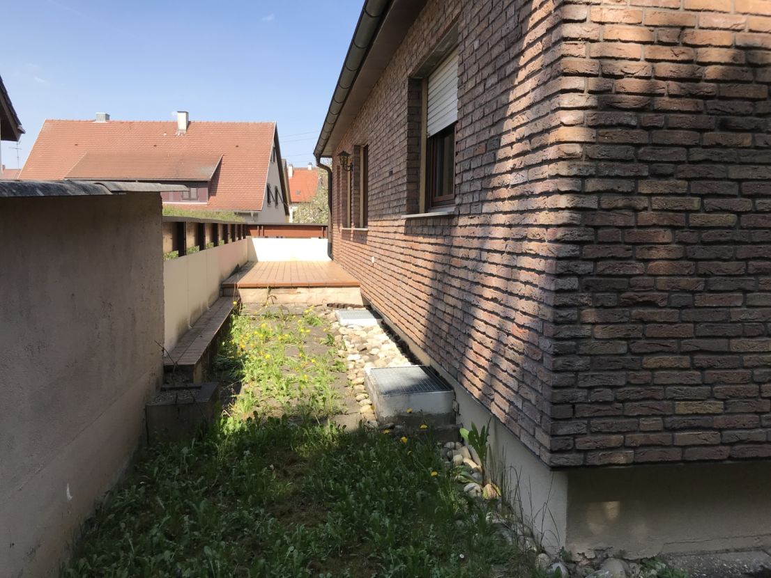 Kleines freistehendes Haus mit Ausbaureserve
