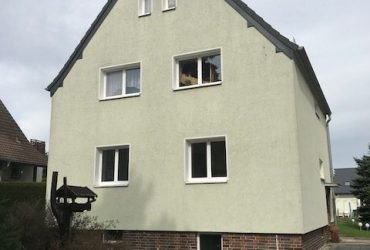 NEU RENOVIERTE WOHNUNG MIT CARPORT UND GARTENNUTZUNG IN RUHIGER LAGE VON ADELSBERG