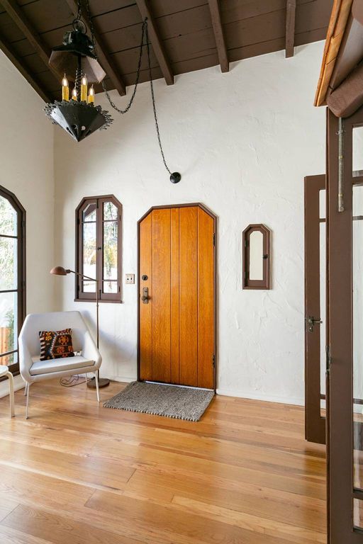 Prestigious family House 2306 Effie St, Los Angeles