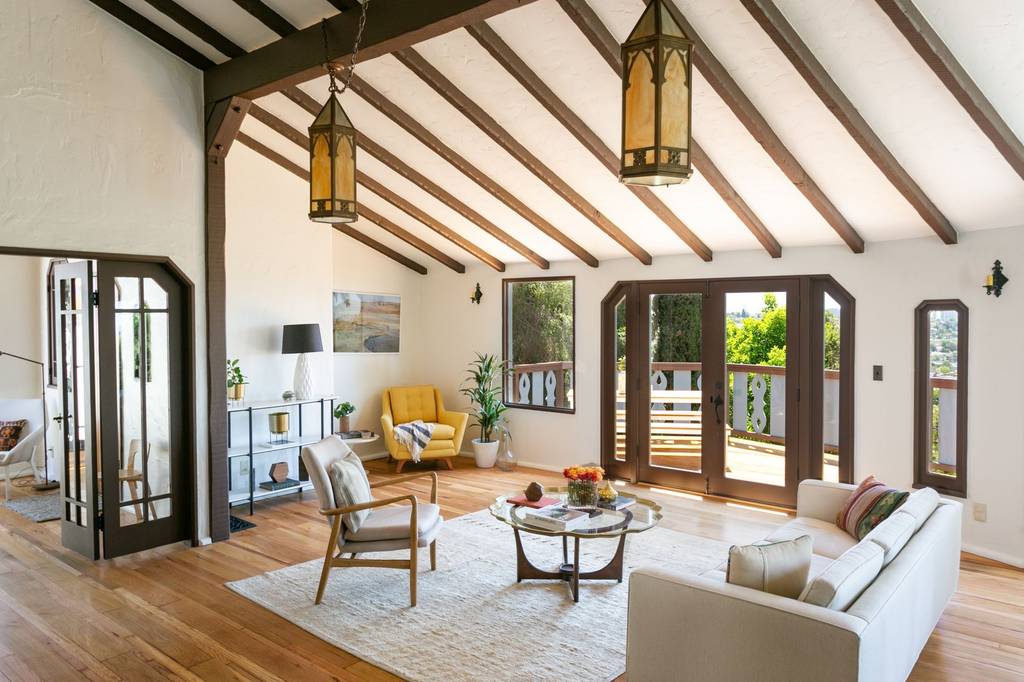 Prestigious family House 2306 Effie St, Los Angeles