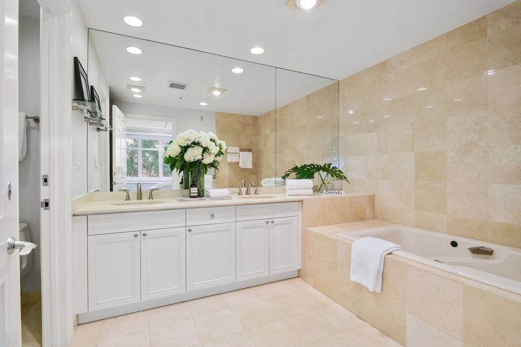 Luxury Apartment Complex in  San Francisco, CA