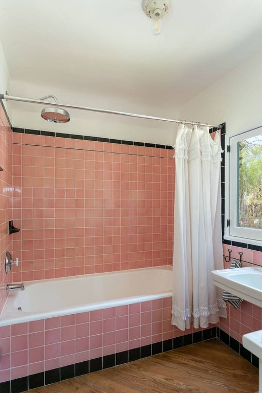 Prestigious family House 2306 Effie St, Los Angeles