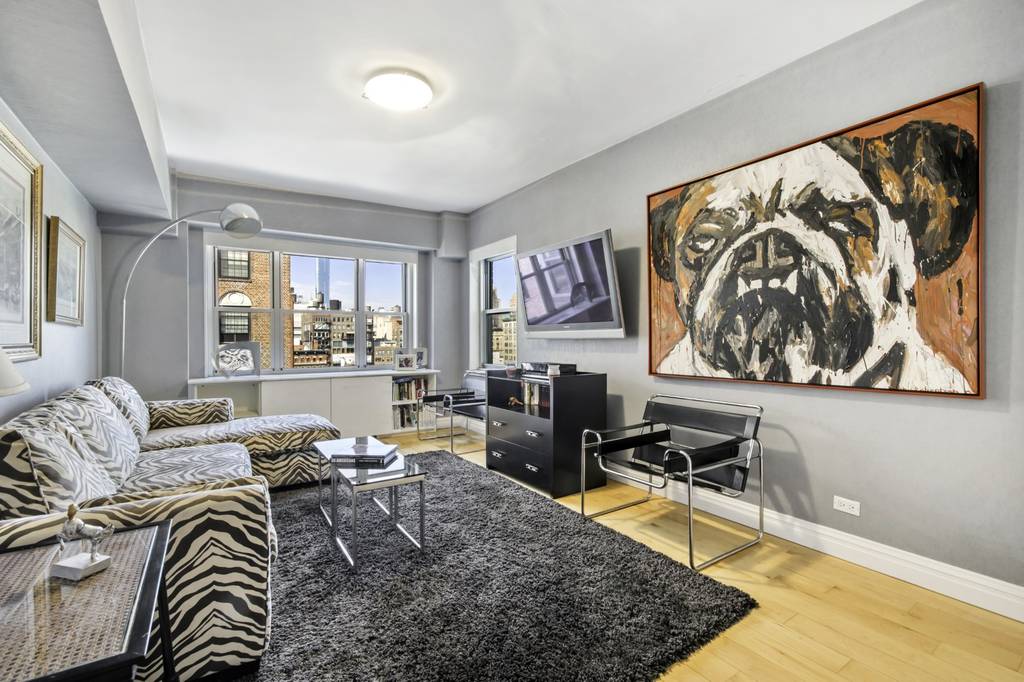 5 Room Luxury House for sale in New York