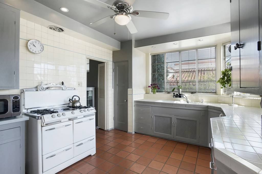 Detached House for sale in 2277 Moreno Dr, Los Angeles