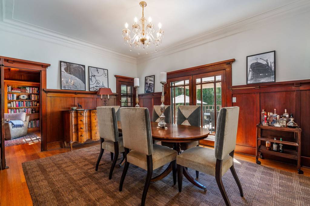 Detached Housein 709 Lorraine Blvd, Los Angeles