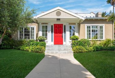 Detached House at 570 Lillian Way, Los Angeles