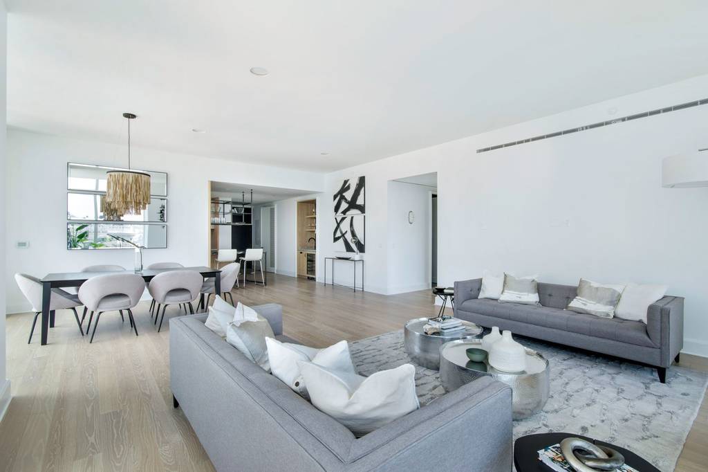 Luxury Apartment Complex in New York, Chelsea