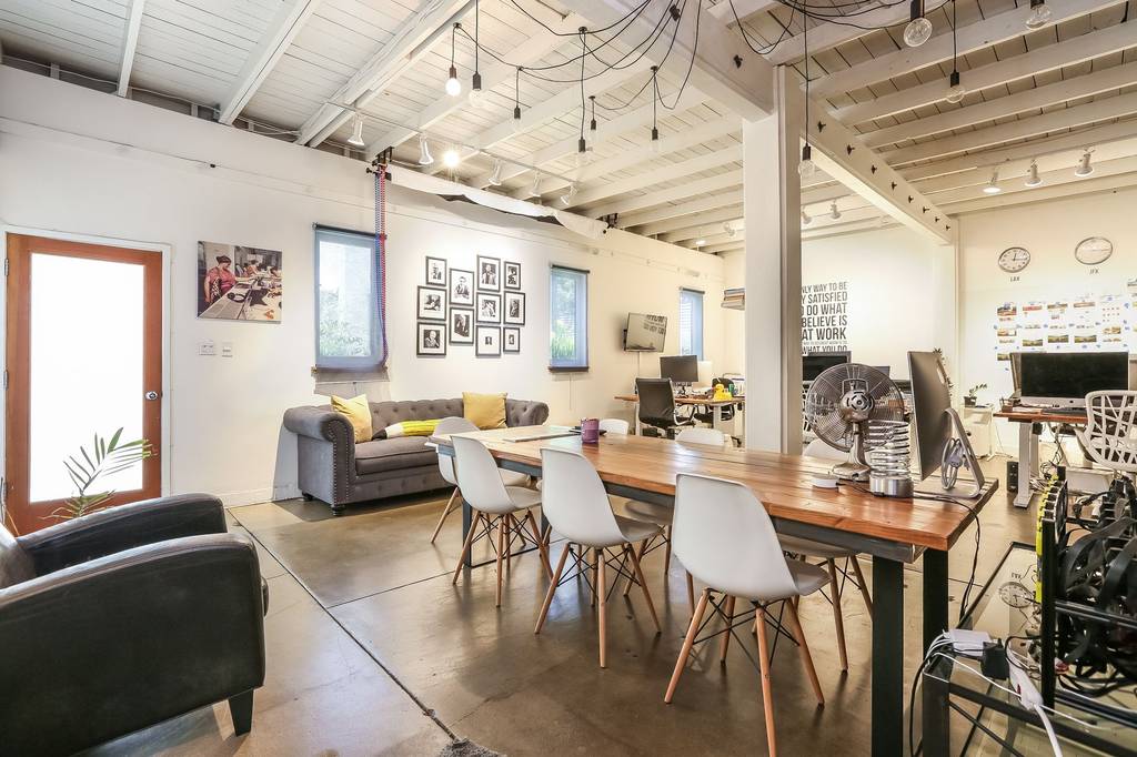 Detached House at 746 N Citrus Ave, Los Angeles