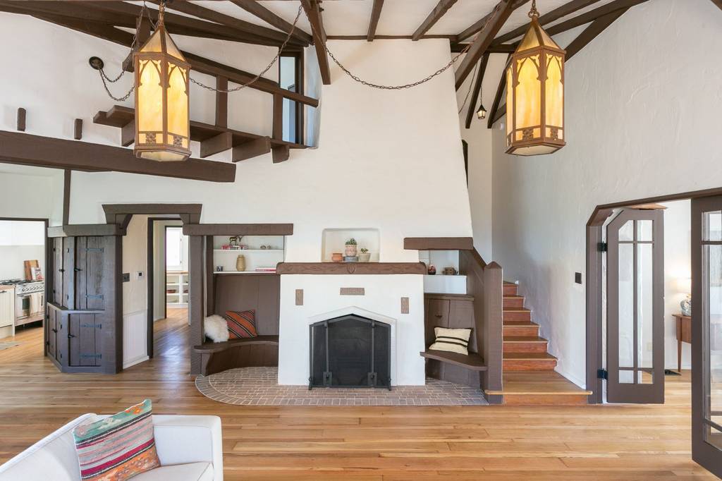 Prestigious family House 2306 Effie St, Los Angeles
