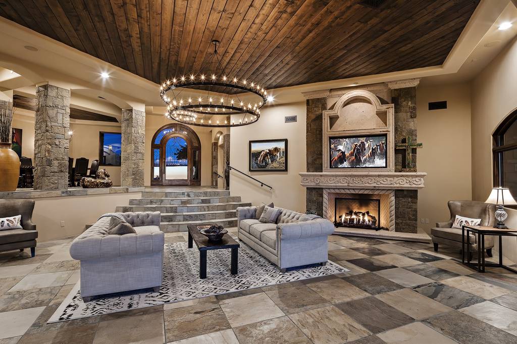 Luxury 5 Bedroom Detached House in Carefree, Arizona