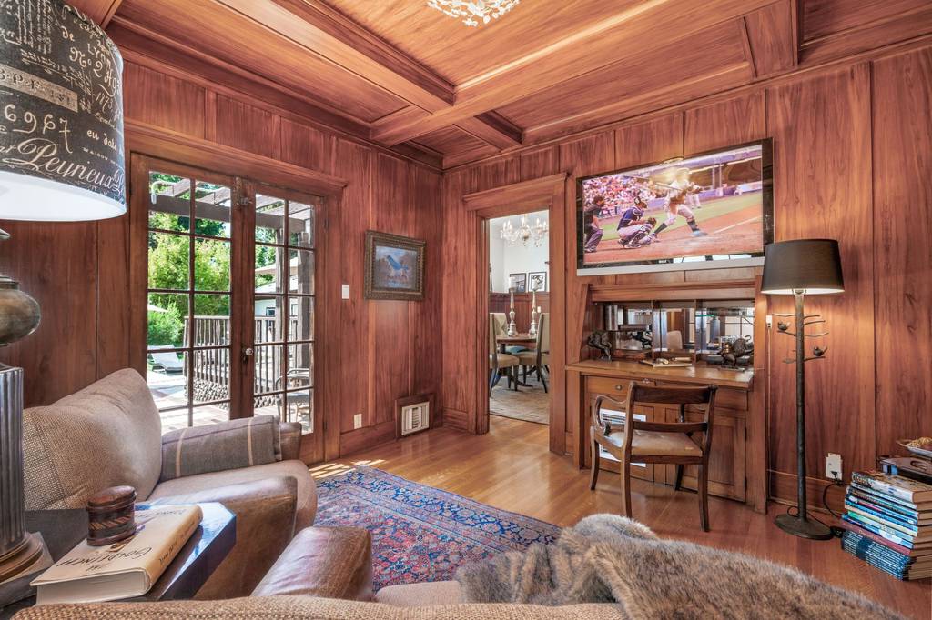 Detached Housein 709 Lorraine Blvd, Los Angeles
