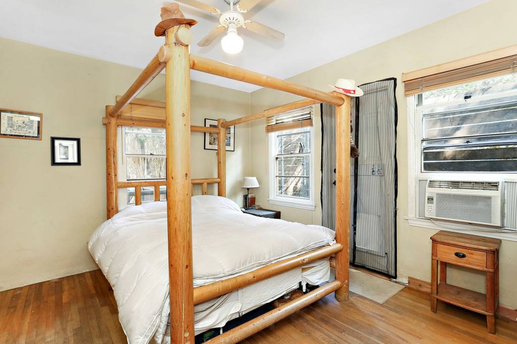 Detached House in 2353 Duane St, Los Angeles