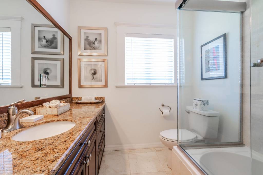 Detached Housein 709 Lorraine Blvd, Los Angeles