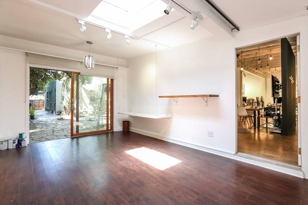 Detached House at 746 N Citrus Ave, Los Angeles