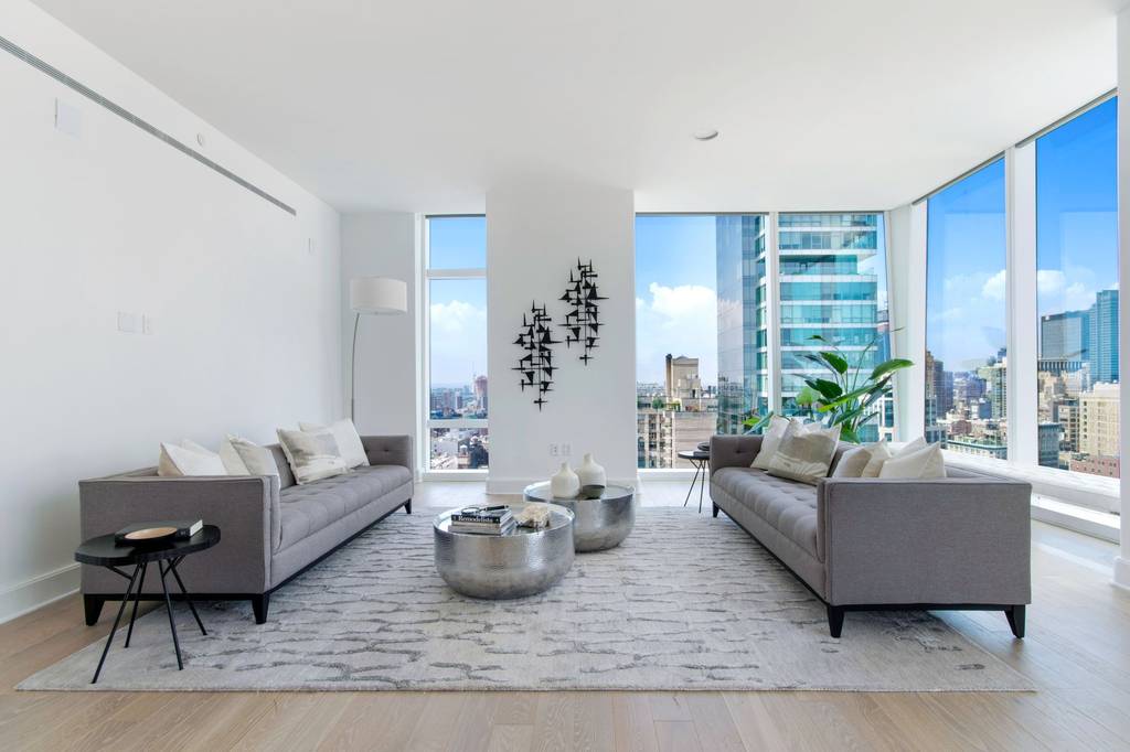 Luxury Apartment Complex in New York, Chelsea