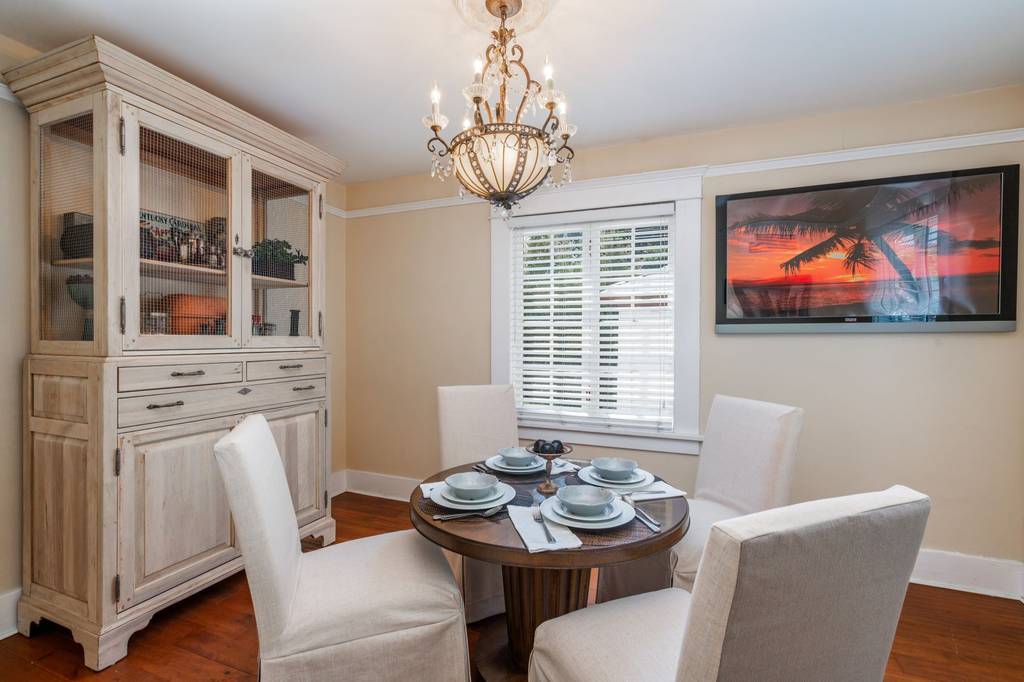 Detached Housein 709 Lorraine Blvd, Los Angeles