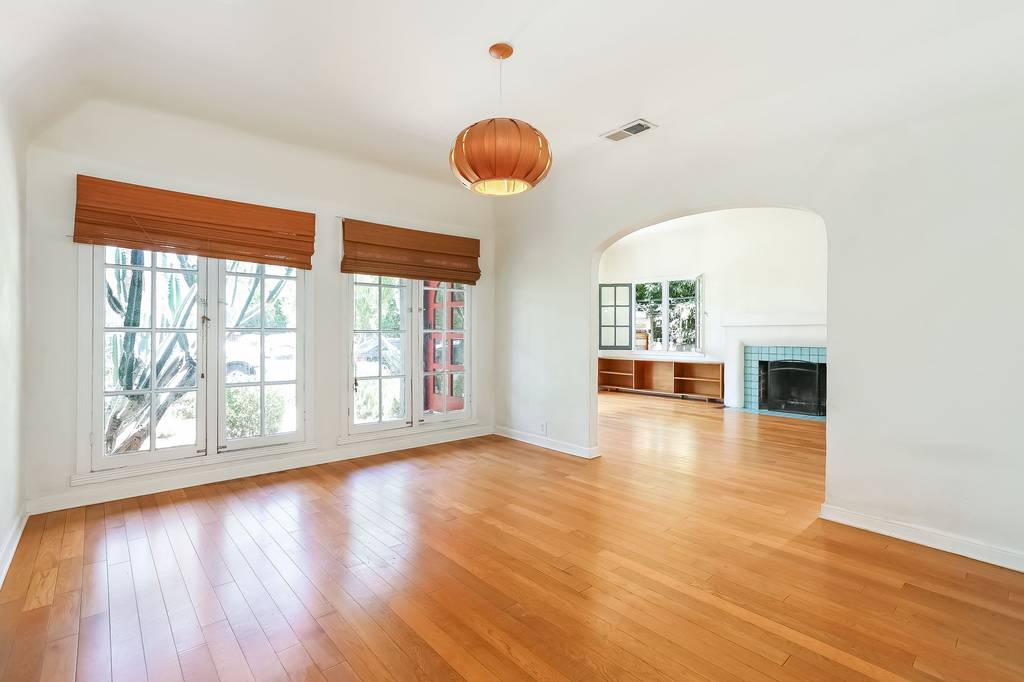 Detached House at 746 N Citrus Ave, Los Angeles