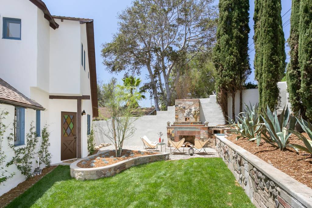 Prestigious family House 2306 Effie St, Los Angeles