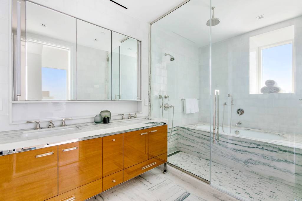 Luxury Apartment Complex in New York, Chelsea