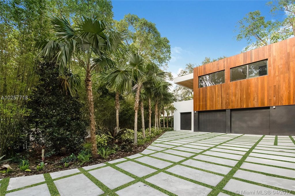 Luxury 6 bedroom house for sale in Miami, Florida