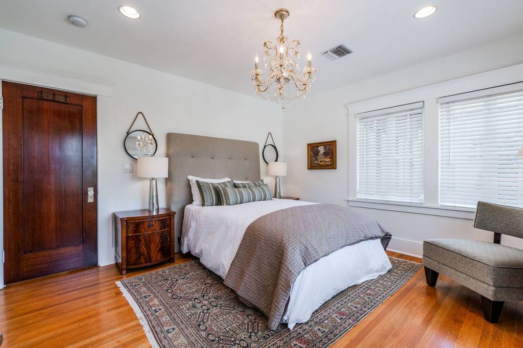 Detached Housein 709 Lorraine Blvd, Los Angeles