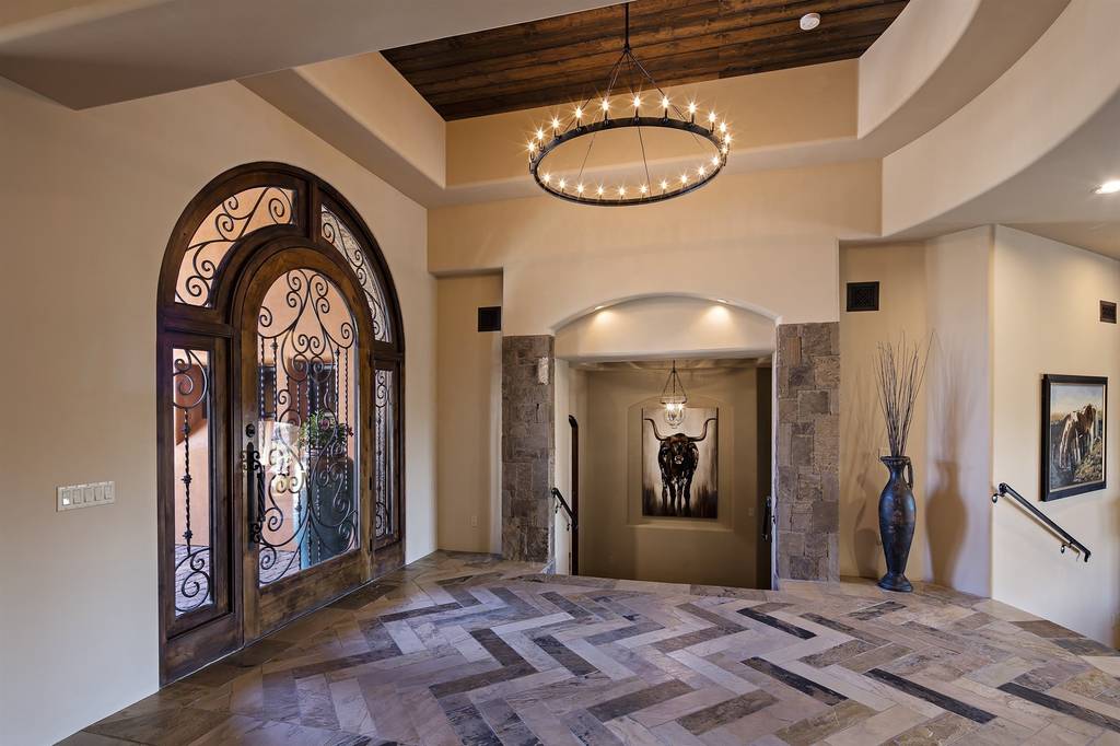 Luxury 5 Bedroom Detached House in Carefree, Arizona