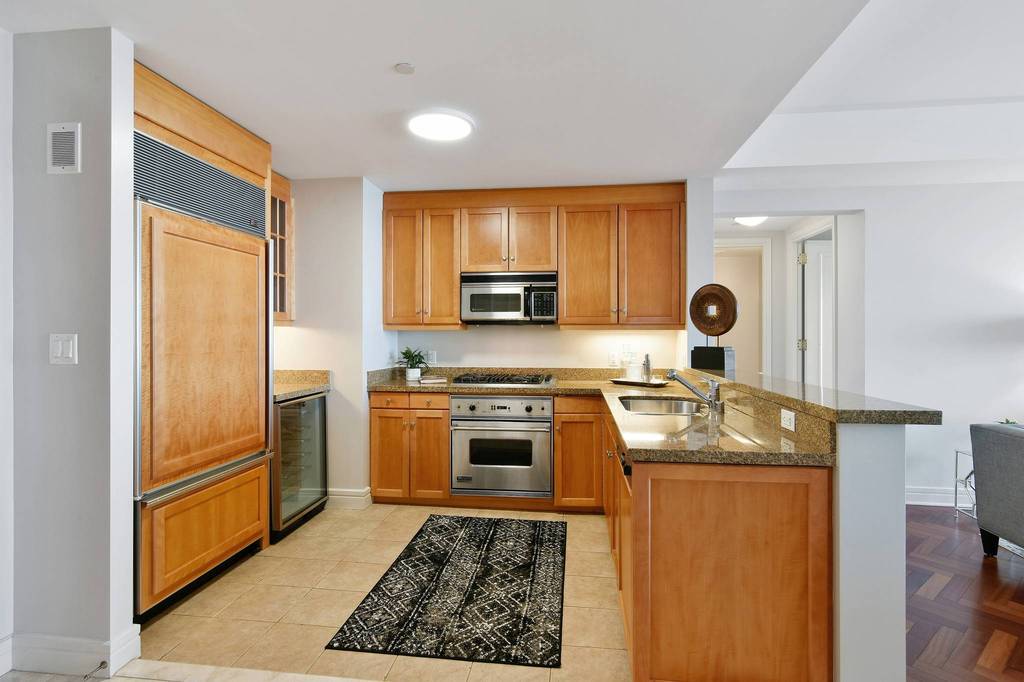 Luxury Apartment Complex in  San Francisco, CA