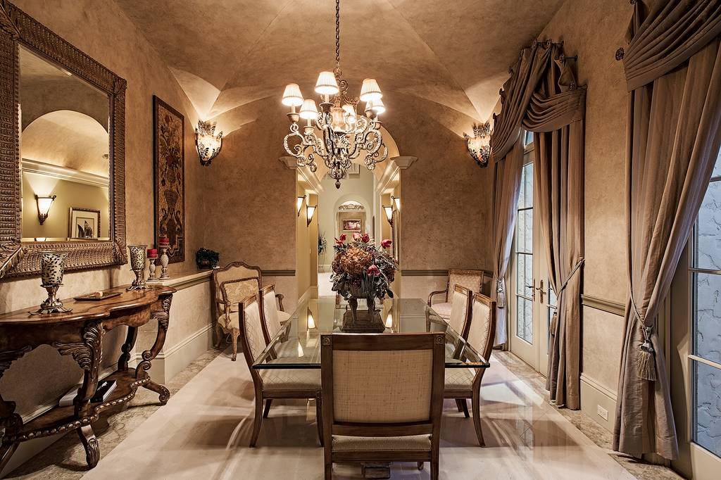 5 Bedroom Luxury Detached House for Rent  in Landmark Naples