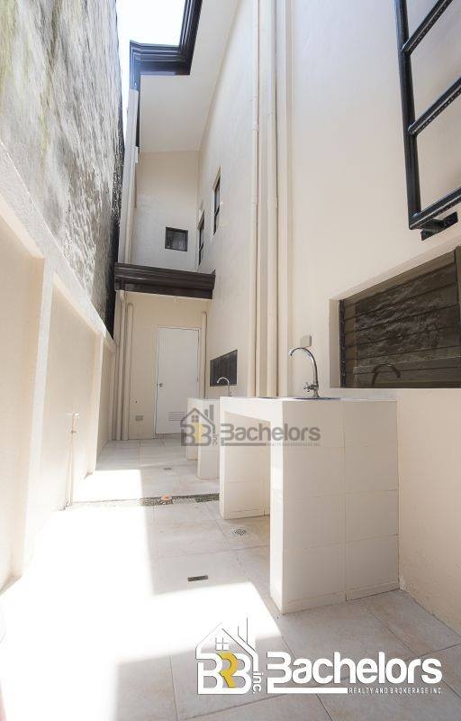 Ready for Occupancy 3 Storey House & lot