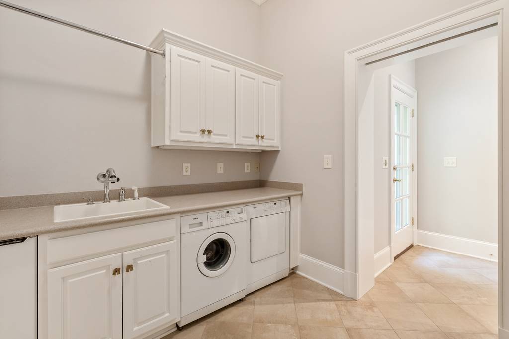 Luxury Detached House for sale in 3305 Stillhouse Rd SE, Atlanta