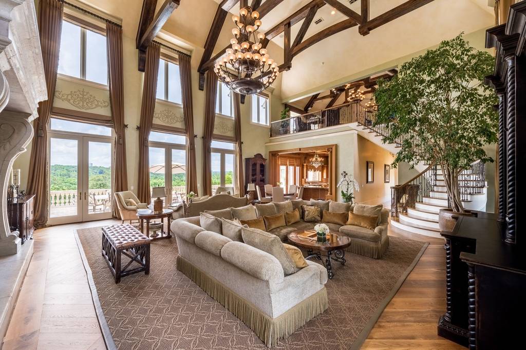 Luxury 7 bedroom Detached House in 4110 Paces Ferry Rd NW, Atlanta