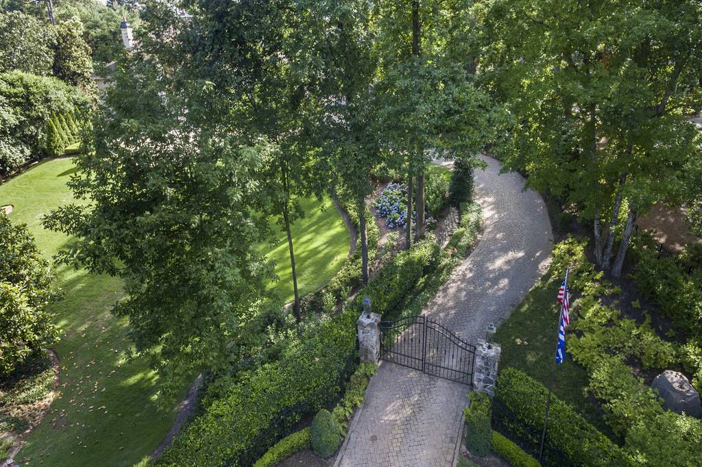 Luxury Detached House for sale in 4440 Northside Dr NW, Atlanta