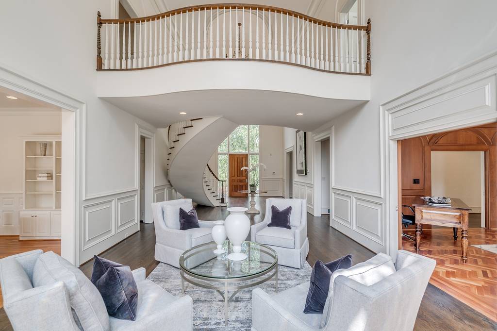 7 bedroom luxury Detached House in 70 Finch Forest Trail, Atlanta