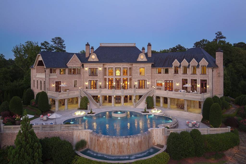 Luxury 7 bedroom Detached House in 4110 Paces Ferry Rd NW, Atlanta