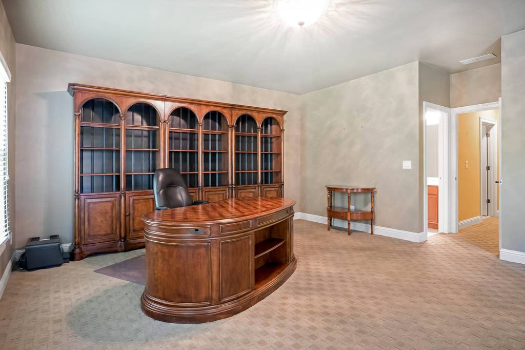 7 room luxury Townhouse for sale in 3127 Lenox Rd NE, Atlanta