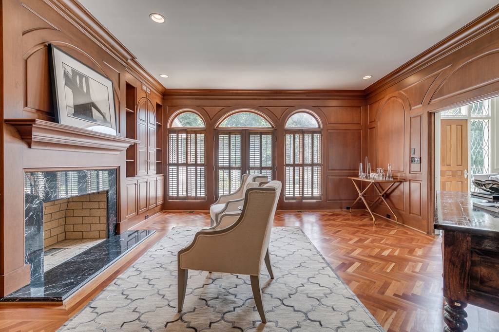 7 bedroom luxury Detached House in 70 Finch Forest Trail, Atlanta