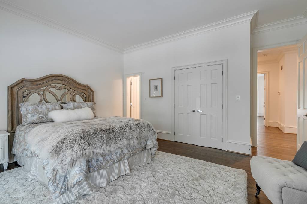 7 bedroom luxury Detached House in 70 Finch Forest Trail, Atlanta