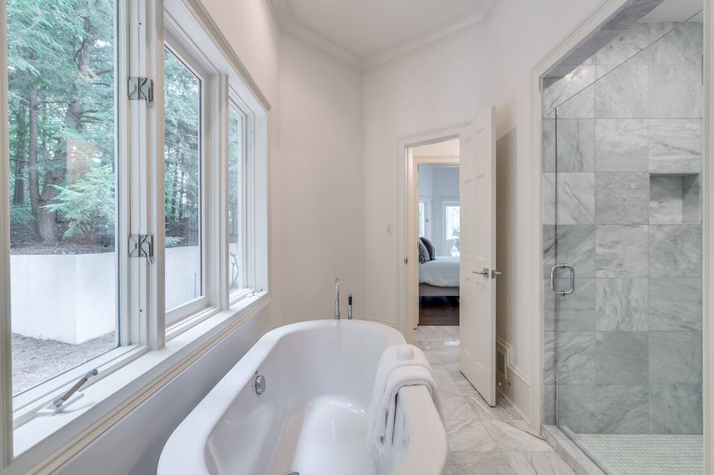 7 bedroom luxury Detached House in 70 Finch Forest Trail, Atlanta